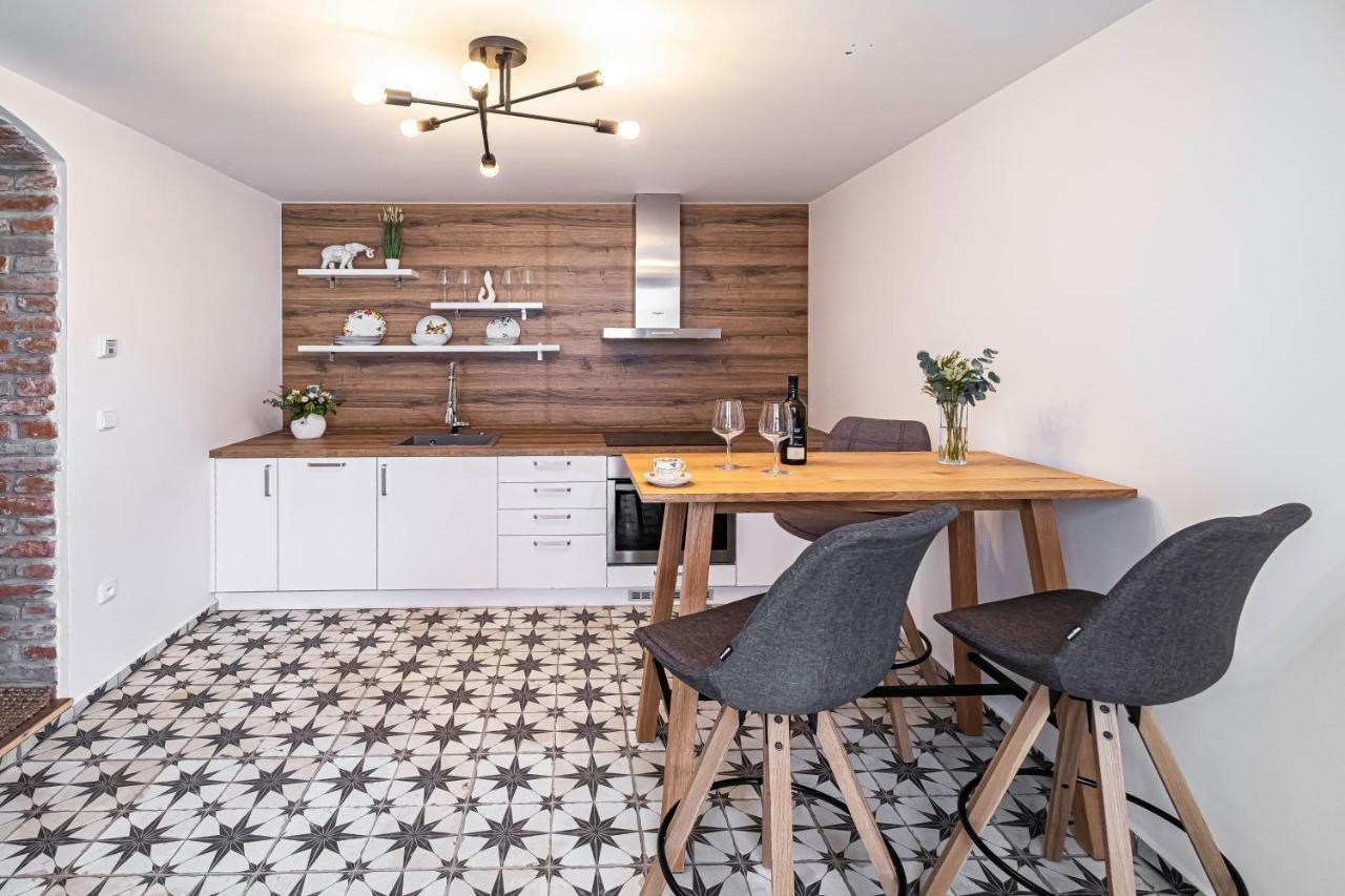 Knize Ferdinand Apartments Mikulov Esterno foto