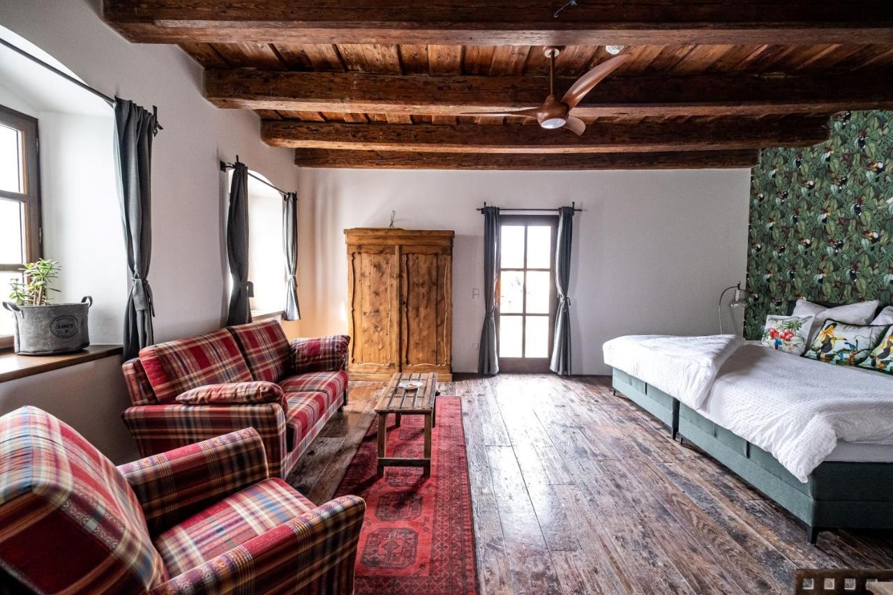 Knize Ferdinand Apartments Mikulov Esterno foto