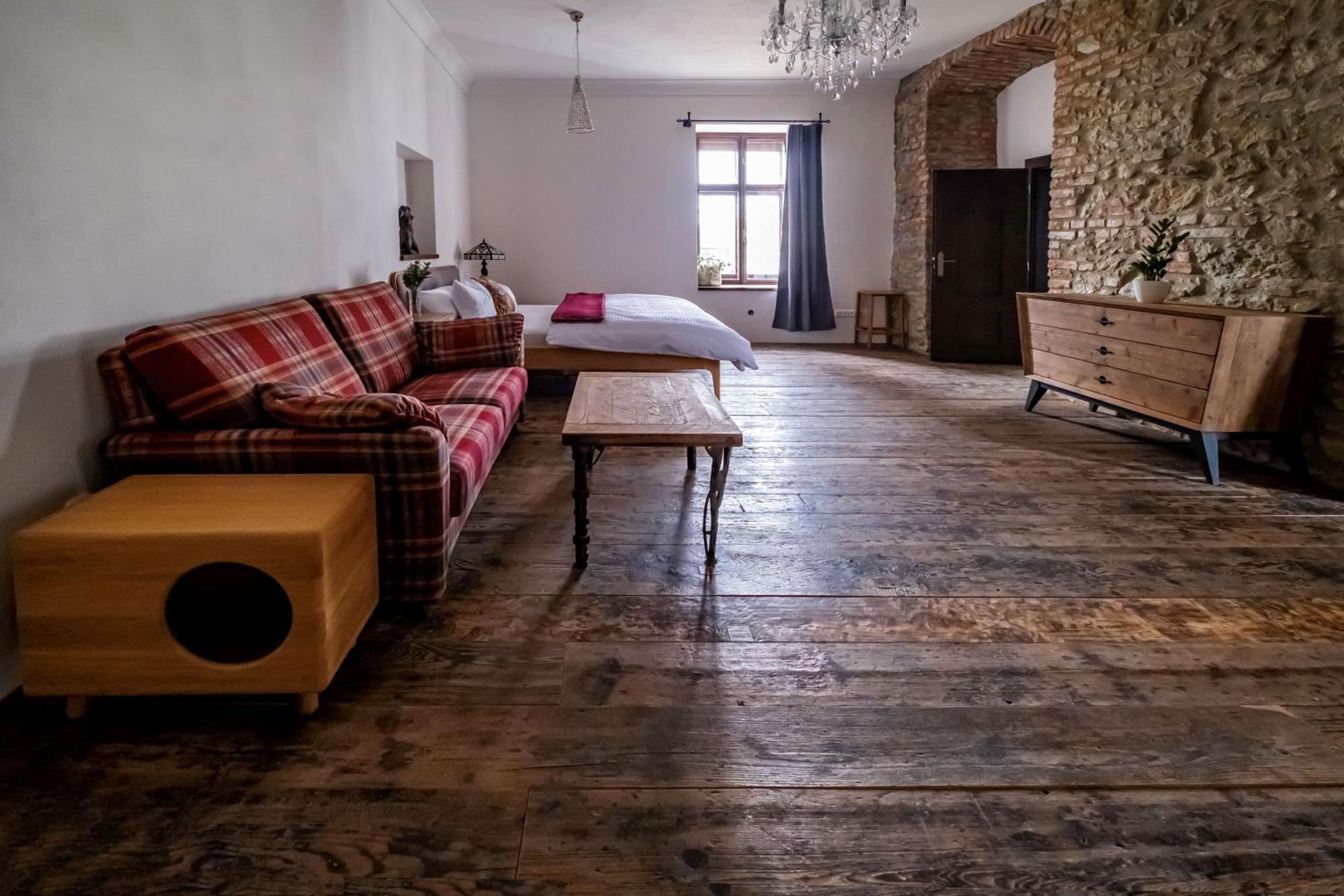 Knize Ferdinand Apartments Mikulov Esterno foto
