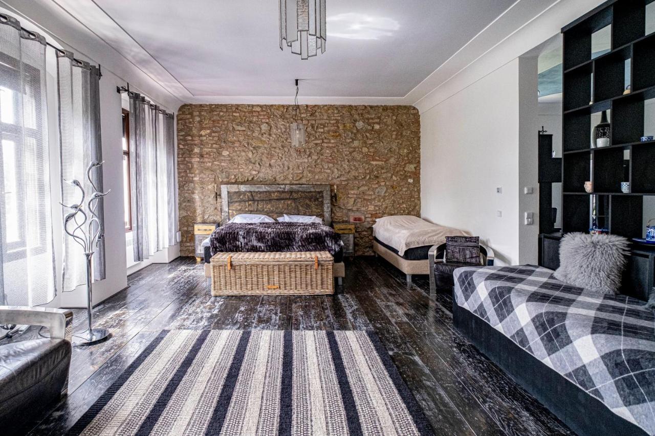 Knize Ferdinand Apartments Mikulov Esterno foto