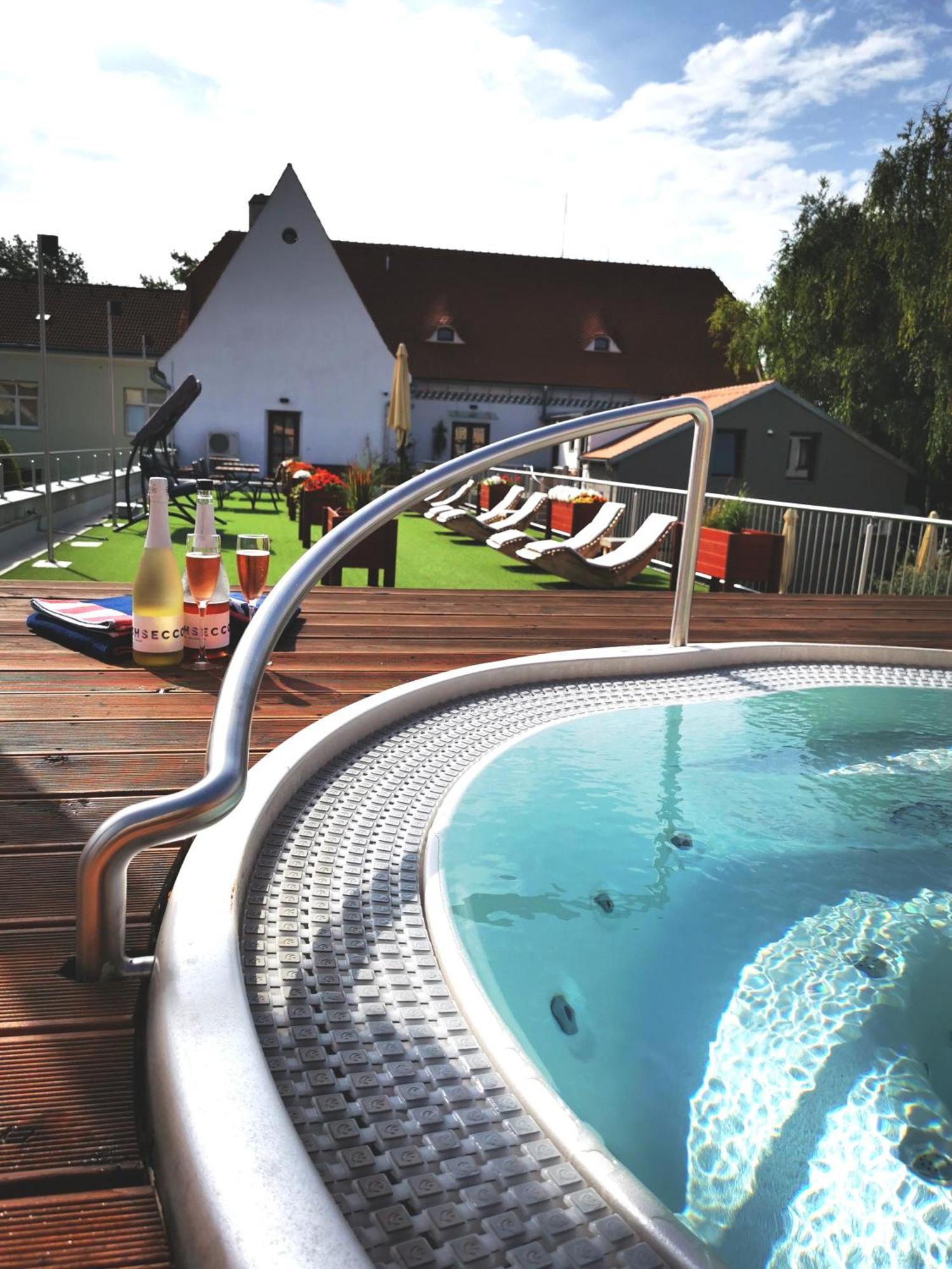 Knize Ferdinand Apartments Mikulov Esterno foto
